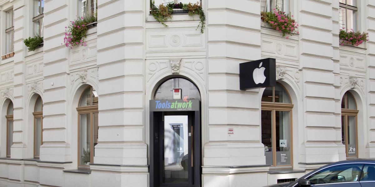 Der Eingang des Tools at Work Apple Shops in der Zirkusgasse 40, 1020 Wien